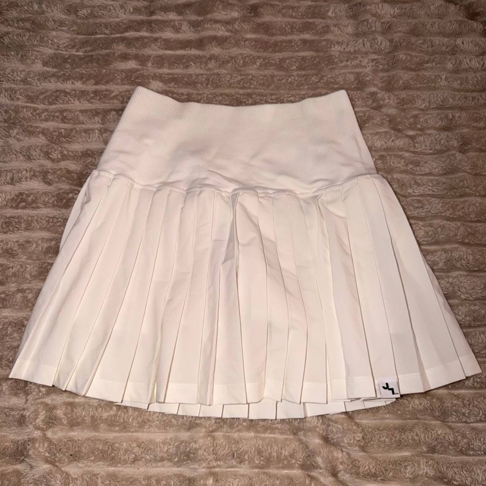 JoyLab White Pleated Mini Skort - Picture 3 of 6